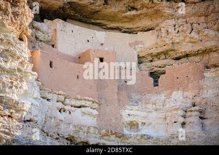 Felsruinen am Montezuma Castle National Monument Stockfoto