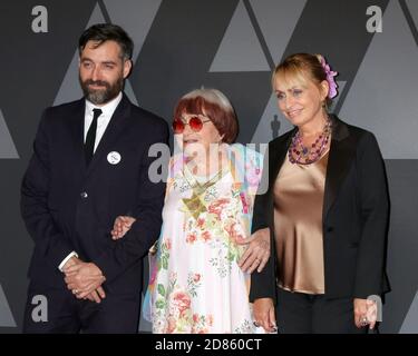 LOS ANGELES - NOV 11: Mathieu Demy, Agnes Varda, Rosalie Varda bei den AMPAS 9th Annual Governors Awards im Dolby Ballroom am 11. November 2017 in Los Angeles, CA Stockfoto