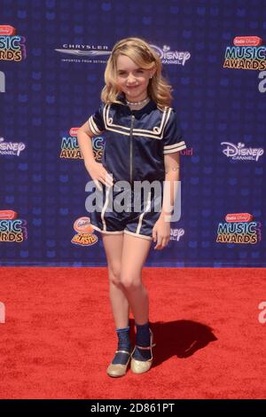 LOS ANGELES - APR 29: McKenna Grace bei den Radio Disney Music Awards 2017 im Microsoft Theater am 29. April 2017 in Los Angeles, CA Stockfoto