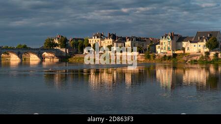 Brücke Moret-sur-Loing, heute bekannt als Moret-Loing-et-Orvanne, verbindet sie mit Orvanne, ist eine historische Stadt in der Nähe von Paris, berühmt für den Maler Sisley Stockfoto