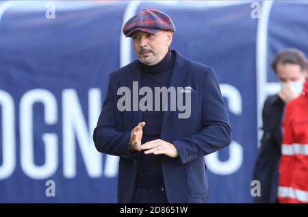 Bologna, Italien. Oktober 2020. Die Cheftrainerin von Bologna Sinisa Mihajlovic beim Fußballspiel Coppa Italia gegen Reggina im Renato Dall'Ara Stadion in Bologna, Italien, 27. Oktober 2020. Foto Michele Nucci /LM Credit: Michele Nucci/LPS/ZUMA Wire/Alamy Live News Stockfoto