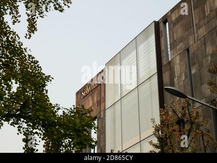 Seoul, Südkorea. Oktober 2020. Das Foto vom 27. Oktober 2020 zeigt den Sulwhasoo Flagship Store von Amorepacific in Seoul, Südkorea. Amorepacific ist Aussteller auf der dritten China International Import Expo (CIIE), die vom 5. Bis 10. November in Shanghai stattfindet. Quelle: Wang Jingqiang/Xinhua/Alamy Live News Stockfoto