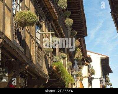 Santillana del Mar, Spanien - 28. Dezember 2019 -Santillana del Mar Stadt mit einem historisch-künstlerischen Wert, zusammen mit der natürlichen Enklave, ist einer von Stockfoto