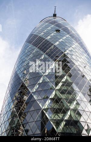 London, Großbritannien - 30. Oktober 2017:- das Gherkin Bürogebäude in 30 St Mary AX Stockfoto