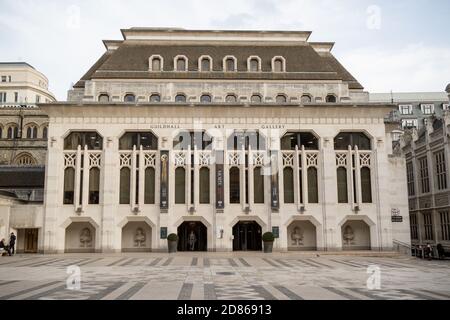 London, Großbritannien - 30. Oktober 2017:- die Guildhall Art Gallery befindet sich neben der City of London Guildhall Stockfoto