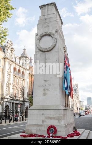 London, 28. September 2017:-The Cenotaph, Whitehall. Jetzt wurde das offizielle nationale Kriegsdenkmal des Vereinigten Königreichs benannt. Stockfoto