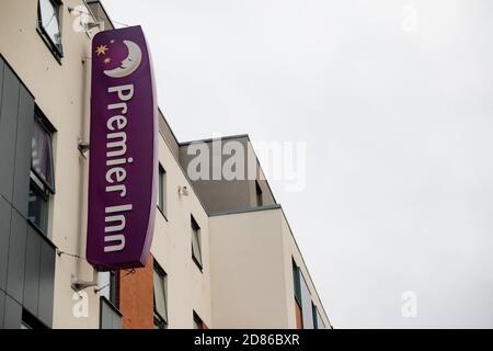 CamberLeu, Großbritannien, 28. Juli 2019:- EINE Niederlassung von Premier Inn, einer landesweiten Hotelkette Stockfoto