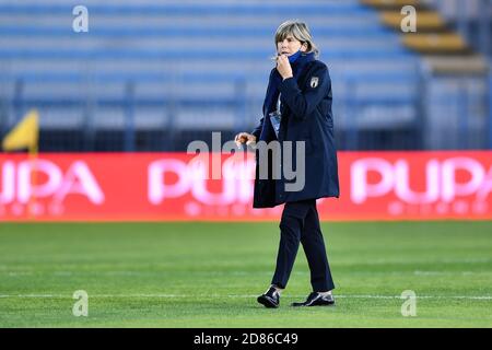 Empoli, Italien. Oktober 2020. Milena Bertolini (Cheftrainer Italien) während der EM 2022 Qualifiers - Italien Frauen gegen Dänemark, Italienische Fußballmannschaft in empoli, Italien, Oktober 27 2020 Quelle: Independent Photo Agency/Alamy Live News Stockfoto