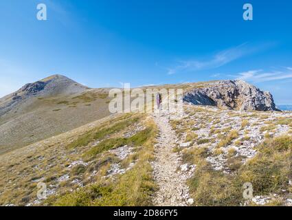 Monte Velino (Abruzzen, Italien) - die schöne Landschaft Gipfel des Monte Velino, einer der höchsten Gipfel des Apennin mit seinen 2487 Metern. Stockfoto