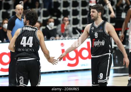 21/10/2020 - Milos Teodosic und Stefan Markovic von Virtus Segafredo Bologna während des Eurocup-Spiels Virtus Segafredo Bologna gegen AS Monaco - Foto M C Stockfoto