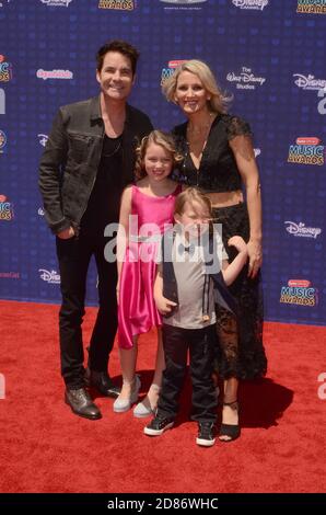 LOS ANGELES - APR 29: Patrick Monahan, Familie bei den Radio Disney Music Awards 2017 im Microsoft Theater am 29. April 2017 in Los Angeles, CA Stockfoto