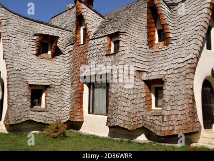 Fairy Valley Clay Castle, Fairy Valley, Hobbit Castle in Siebenbürgen aus Lehm und Sand gebaut. Architektonische Details Stockfoto