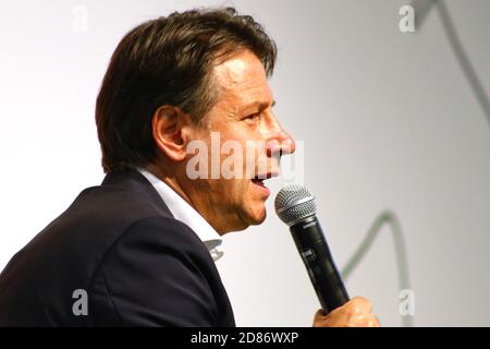 Modena, Italien, 8. September 2020 - Giuseppe Conte, Ministerpräsident der Italienischen Republik, öffentliches Interview bei einer Veranstaltung der Demokratischen Partei Stockfoto