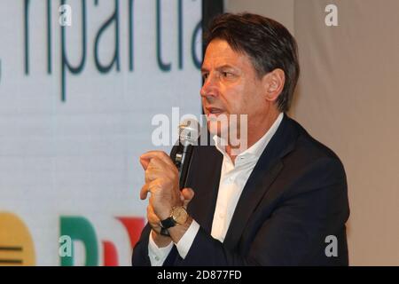 Modena, Italien, 8. September 2020 - Giuseppe Conte, Ministerpräsident der Italienischen Republik, öffentliches Interview bei einer Veranstaltung der Demokratischen Partei Stockfoto