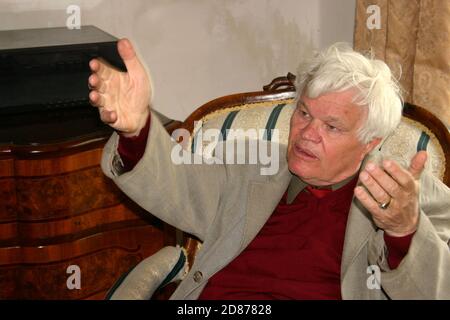 Rosia, Sibiu County, Rumänien. Porträt des Autors und lutherischen Pfarrers Eginald Schlattner. Stockfoto