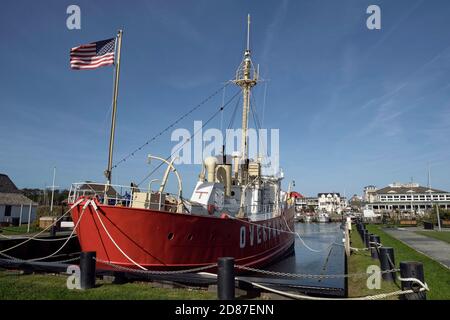 Das Lightship Overfalls in Lewes DE ist eines von nur 17 verbleibenden Lightship-Ships von insgesamt 179, die von 1820 bis 1952 gebaut wurden. Stockfoto