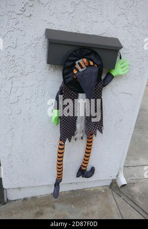 South Pasadena, Kalifornien, USA 26. Oktober 2020 EIN allgemeiner Blick auf die Atmosphäre der Halloween-Dekorationen am 26. Oktober 2020 in South Pasadena, Kalifornien, USA. Foto von Barry King/Alamy Stockfoto Stockfoto