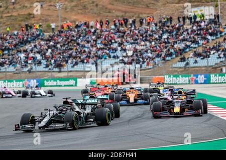 44 HAMILTON Lewis (gbr), Mercedes AMG F1 GP W11 Hybrid EQ Power+, Start des Rennens, Abfahrt während der Formel 1 Heineken Grande Pr.Mio de Portugal C Stockfoto