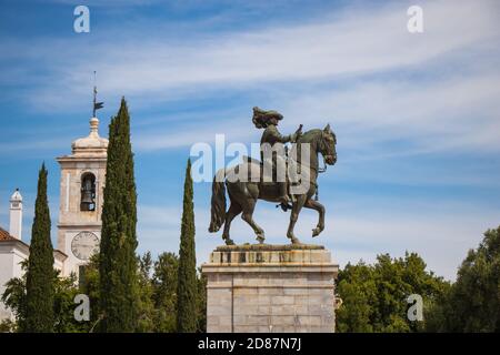 Statue von König John IV (D. Joao IV) zu Pferd vor dem Ducal Pal Stockfoto