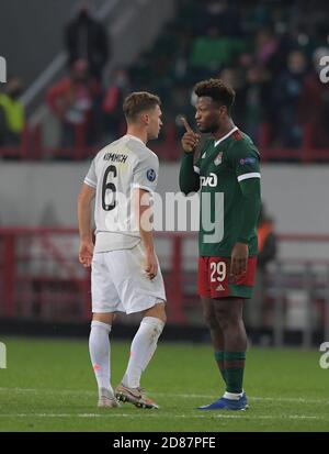 MOSKAU, RUSSLAND - 27. OKTOBER: Joshua Kimmich und Zé Luís während der UEFA Champions League Gruppe EIN Etappenspiel zwischen Lokomotiv Moskva und FC Bayern München in der RZD Arena am 27. Oktober 2020 in Moskau, Russland. (Foto nach MB-Medien) Stockfoto