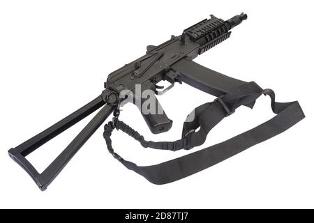 Kalaschnikov AK 47 mit modernem Update-Kit isoliert auf weiß Stockfoto