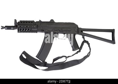 Kalaschnikov AK 47 mit modernem Update-Kit isoliert auf weiß Stockfoto