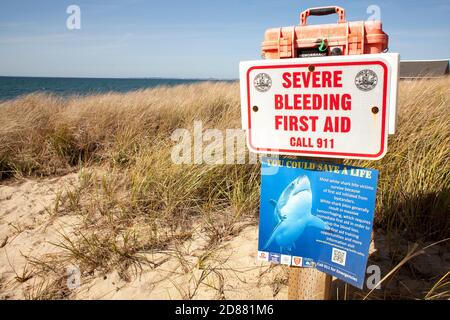 Warnungen vor Hai-Attacken am Strand von Cape Cod in Massachusetts. Stockfoto