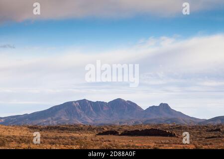 Mt Sonder / Rwetyepme (1380 m), Tjoritja / West MacDonnell National Park, Northern Territory Stockfoto