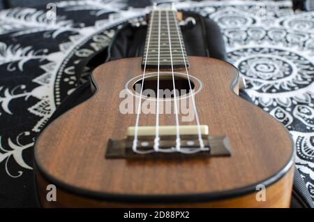 Nahaufnahme einer braunen Ukulele Stockfoto