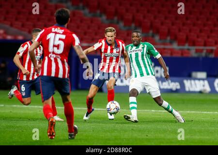 William Carvalho von Real Betis und Nehuen Perez von Atletico De Madrid in Aktion während der spanischen Meisterschaft La Liga Fußballspiel zwischen Atlet C Stockfoto