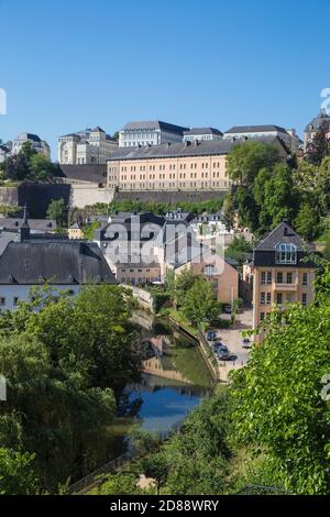 Luxemburg, Stadt Luxemburg, Blick über den Grund - die Unterstadt Richtung Saint Esprit Plateau Stockfoto