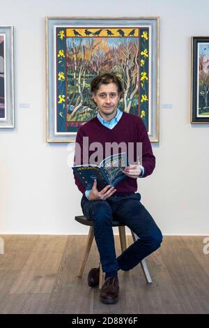 Edinburgh, Großbritannien. 28. Oktober 2020 im Bild: Lachlan Goudie mit seiner Arbeit Fairy Tale. Die Scottish Gallery in Edinburgh präsentiert die zweite Einzelausstellung Once Upon a Time. Die Ausstellung präsentiert eine neue Sammlung von Werken, inspiriert von Orten, die weit entfernt sind oder zumindest in letzter Zeit gefühlt haben. Die Werke erwecken Märchen zum Leben, mit Landschaften und Stillleben, die entworfen sind, um Sie Tagträumen zu lassen. Kredit: Rich Dyson/Alamy Live Nachrichten Stockfoto