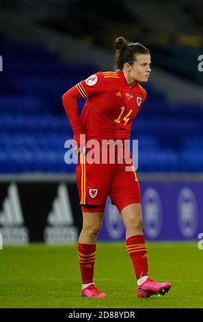 Cardiff, Großbritannien. Oktober 2020. Hayley Ladd aus Wales in Aktion gesehen während der Wales gegen Norwegen UEFA Women's EURO 2022 Qualifying Round in Cardiff Stadium.( Endstand; Norwegen 1:0 Wales ) Kredit: SOPA Images Limited/Alamy Live News Stockfoto