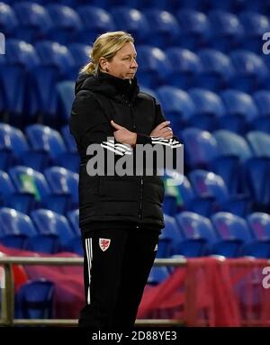 Cardiff, Großbritannien. Oktober 2020. Jayne Ludlow, Wales Manager gesehen während der Wales gegen Norwegen UEFA Frauen EURO 2022 Qualifying Runde im Cardiff Stadium.(Endstand; Norwegen 1:0 Wales ) Kredit: SOPA Images Limited/Alamy Live News Stockfoto