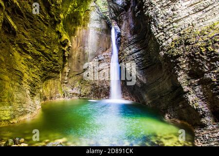 Caporetto, Kozjak Wasserfälle, Isonzo Fluss eingebettet in die Julischen Voralpen. Slowenien Stockfoto