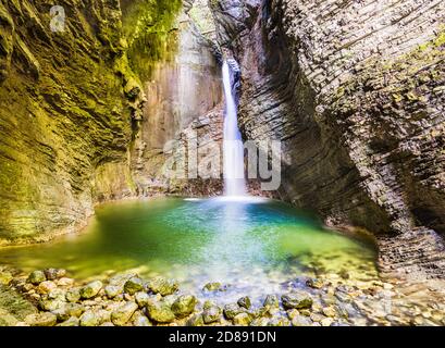 Caporetto, Kozjak Wasserfälle, Isonzo Fluss eingebettet in die Julischen Voralpen. Slowenien Stockfoto