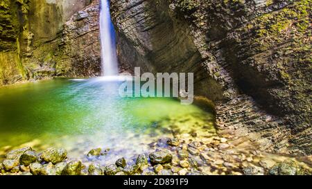 Caporetto, Kozjak Wasserfälle, Isonzo Fluss eingebettet in die Julischen Voralpen. Slowenien Stockfoto