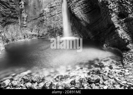 Caporetto, Kozjak Wasserfälle, Isonzo Fluss eingebettet in die Julischen Voralpen. Slowenien Stockfoto