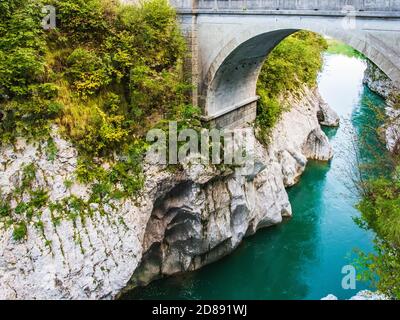 Caporetto, Kozjak Wasserfälle, Isonzo Fluss eingebettet in die Julischen Voralpen. Slowenien Stockfoto