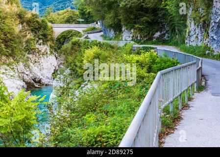 Caporetto, Kozjak Wasserfälle, Isonzo Fluss eingebettet in die Julischen Voralpen. Slowenien Stockfoto