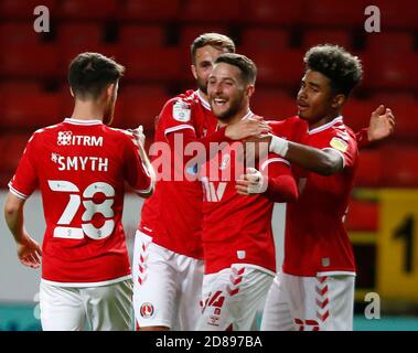 WOOLWICH, Großbritannien, OKTOBER 27: Charlton Athletic's Conor Washington feiert seinen Torwälle während der Sky Bet League One zwischen Charlton Athletic und Stockfoto