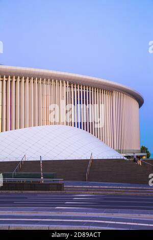 Luxemburg, Luxemburg-Stadt, Kirchberg, Place de l’Europe. Die Philharmonie - Philharmonie - Heimat des Philharmonischen Orchesters von Fre Stockfoto