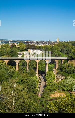 Luxemburg, Luxemburg-Stadt, Petrusse-Park und Viadukt Stockfoto