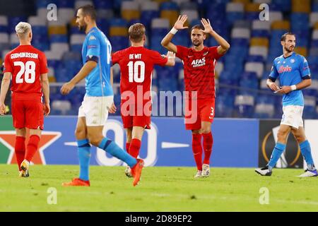 AZ-Spieler feiern den Sieg am Ende der UEFA Europa League, Gruppenphase, Gruppe F Fußballspiel zwischen SSC Napoli und AZ Alkmaar auf Octo C Stockfoto