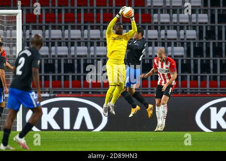 Torwart Yvon Mvogo vom PSV Eindhoven während der UEFA Europa League, Gruppenphase, Gruppe E Fußballspiel zwischen PSV Eindhoven und Granada CF auf OC C Stockfoto