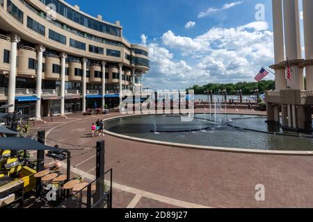 Der Washington Harbour Komplex liegt am Potomac River Stockfoto