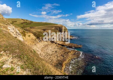 The Portland Stone Cliffs at Seacombe Quarry on the Jurassic Coast, Isle of Purbeck, Dorset, England Stockfoto