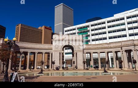 Denver, Colorado, Amerika - Oktober 25,2017: Blick auf den Eingang zum Central Park in Denver, Colorado, Amerika. Stockfoto