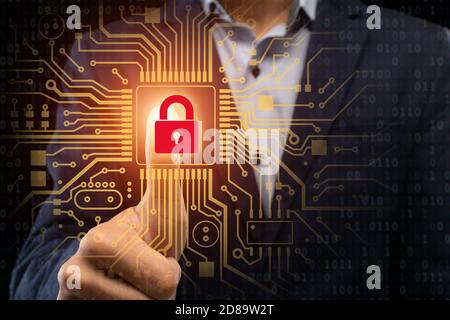 Collage von Geschäftsmann Pressen Hologramm Ikone mit geschlossenem Vorhängeschloss Stockfoto