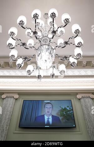 Washington, Usa. Oktober 2020. Facebook-CEO Mark Zuckerberg spricht bei einer Anhörung zu diskutieren Reform Abschnitt 230 des Communications Decency Act mit großen Tech-Unternehmen. Am Mittwoch, 28. Oktober, in Washington, DC. Pool Foto von Greg Nash/UPI Kredit: UPI/Alamy Live Nachrichten Stockfoto